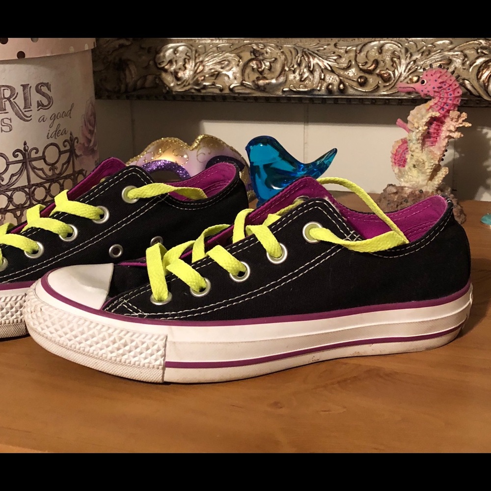 Converse - Picture 2 of 7
